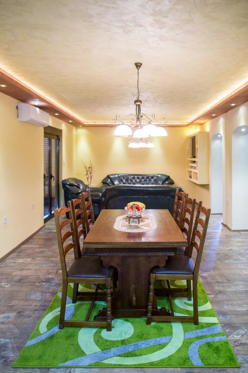 Apartment Bambo Tre Sorrele Kotor Eksteriør billede