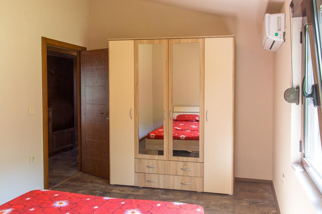 Apartment Bambo Tre Sorrele Kotor Eksteriør billede