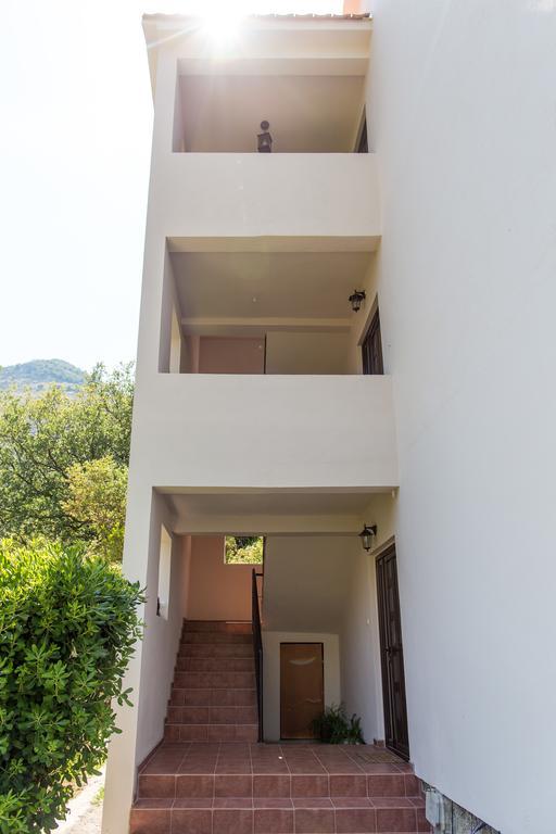 Apartment Bambo Tre Sorrele Kotor Eksteriør billede