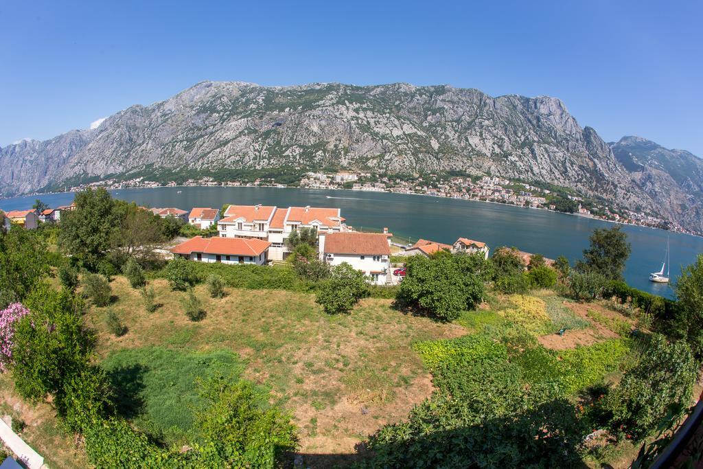 Apartment Bambo Tre Sorrele Kotor Eksteriør billede